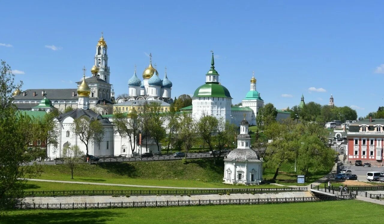 Достопримечательности городов золотого кольца сергиев посад. Первый город золотого кольца сергиев посад. Достопримечательности города сергиев посад 3 класс. Первый город золотого кольца сергиев посад. Сергиев посад доспромичательности.