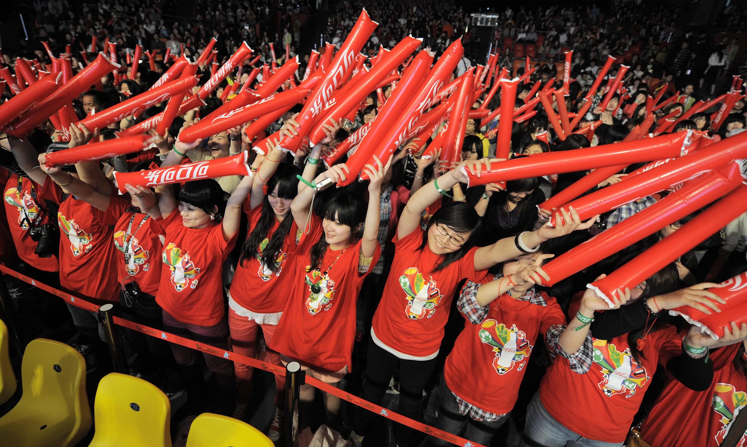 фанаты субкультура. фанаты соцсетей. фанаты соцсетей. английские футбольные фанаты. фанаты локо.