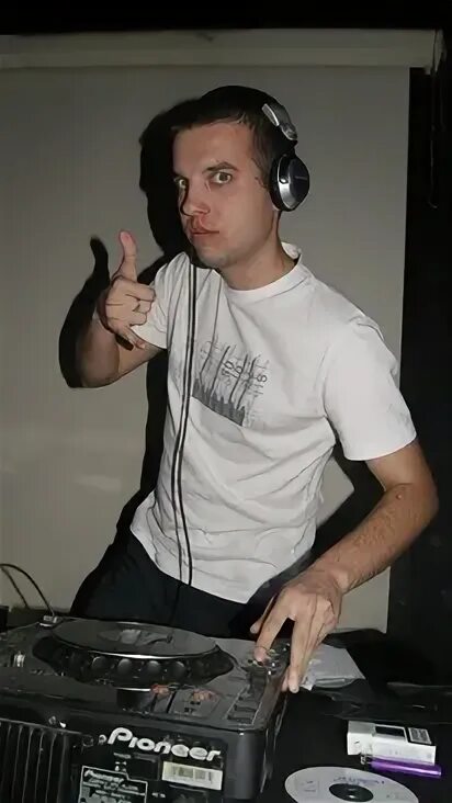 Dj hard electro. Dj hard electro. Dj hard electro. Dj hard electro. Играющий в темноте.