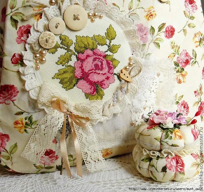 винтаж рукоделие. игольница шебби шик своими руками. игольница пэчворк. игольница винтаж. старинное рукоделие.
