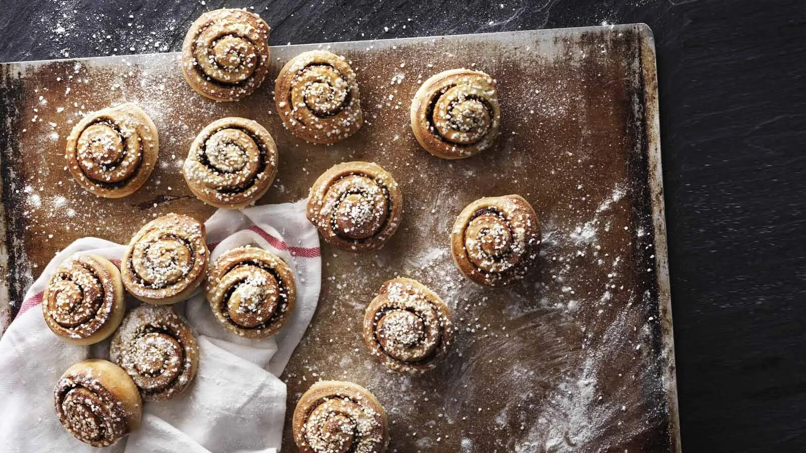 Булочки айнбак Бремен. Шведские булочки с корицей kanelbulle. День булочки с корицей. С праздником,булочка. Праздник булочки