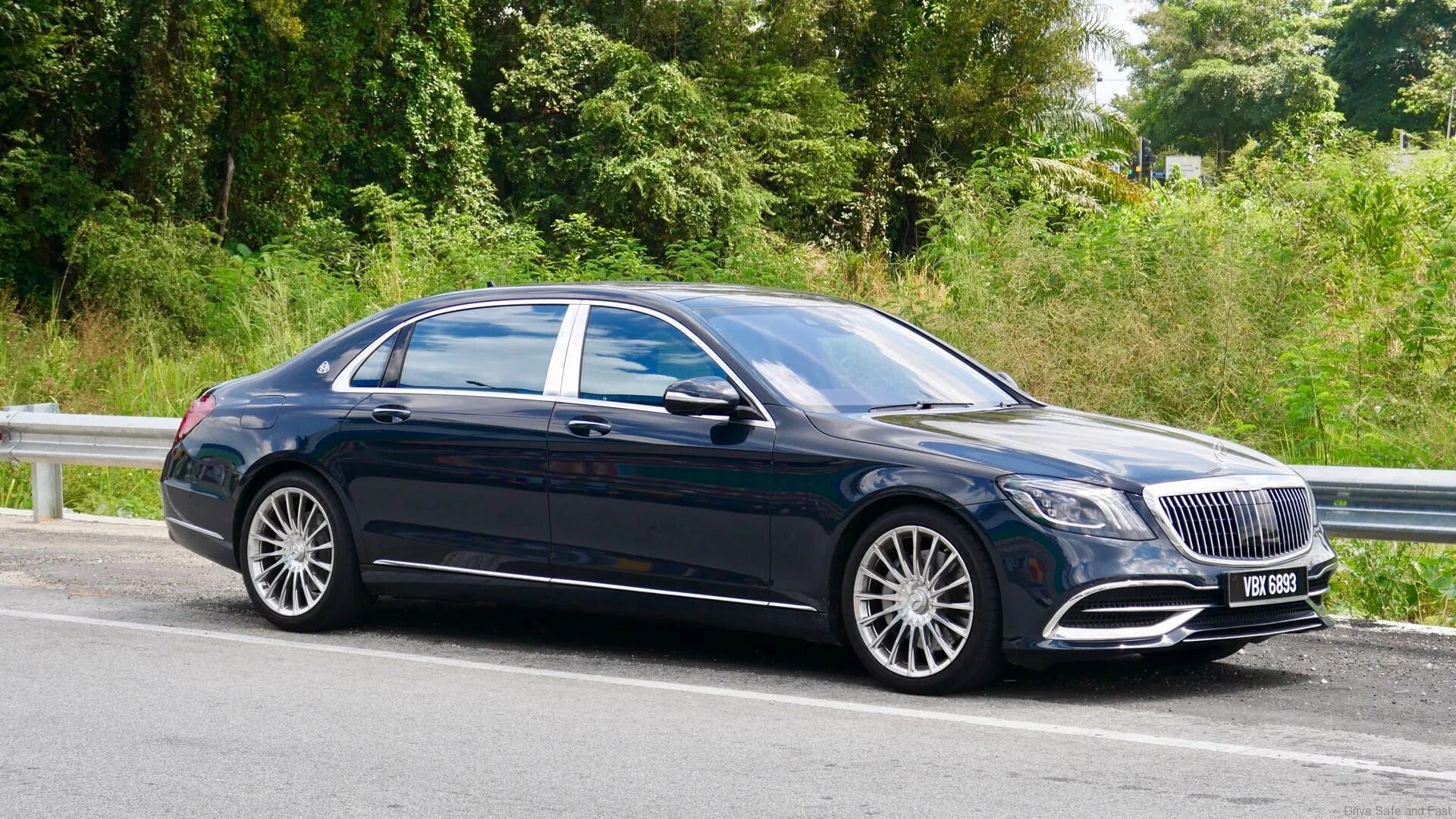 Мерседес Майбах s560. Mercedes-Maybach s 560. Mercedes-Benz s 560 Maybach. Мерседес Майбах s680. Мерседес s майбах