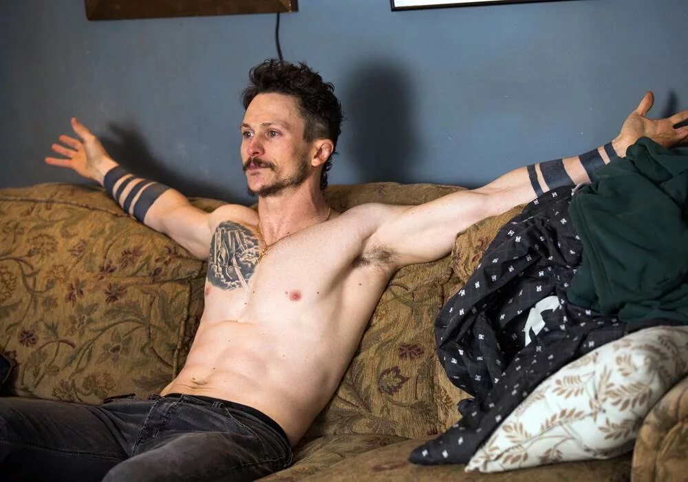 Королевство мма джей. Королевство мма сериал постеры. Сериал королевство алви. Королевство сериал 2014. Сериал королевство джонатан.