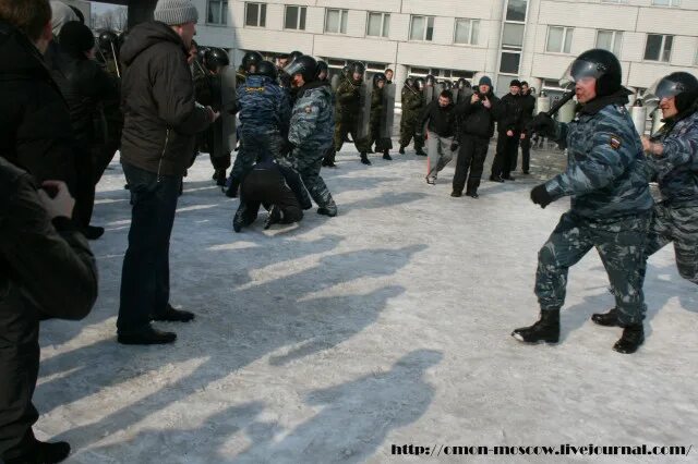 База омона рядом с крокусом. Командир ОМОН Керчи. ОМОН Карелия. ОМОН учения. База ОМОН.