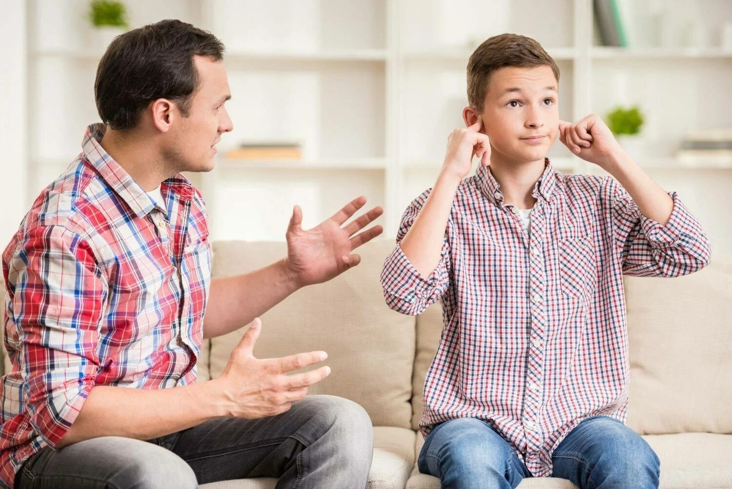 Эмоциональное поведение родителей. Общение детей. Конфликт родителей и детей. Подростки и родители. Общение ребенка и взрослого.