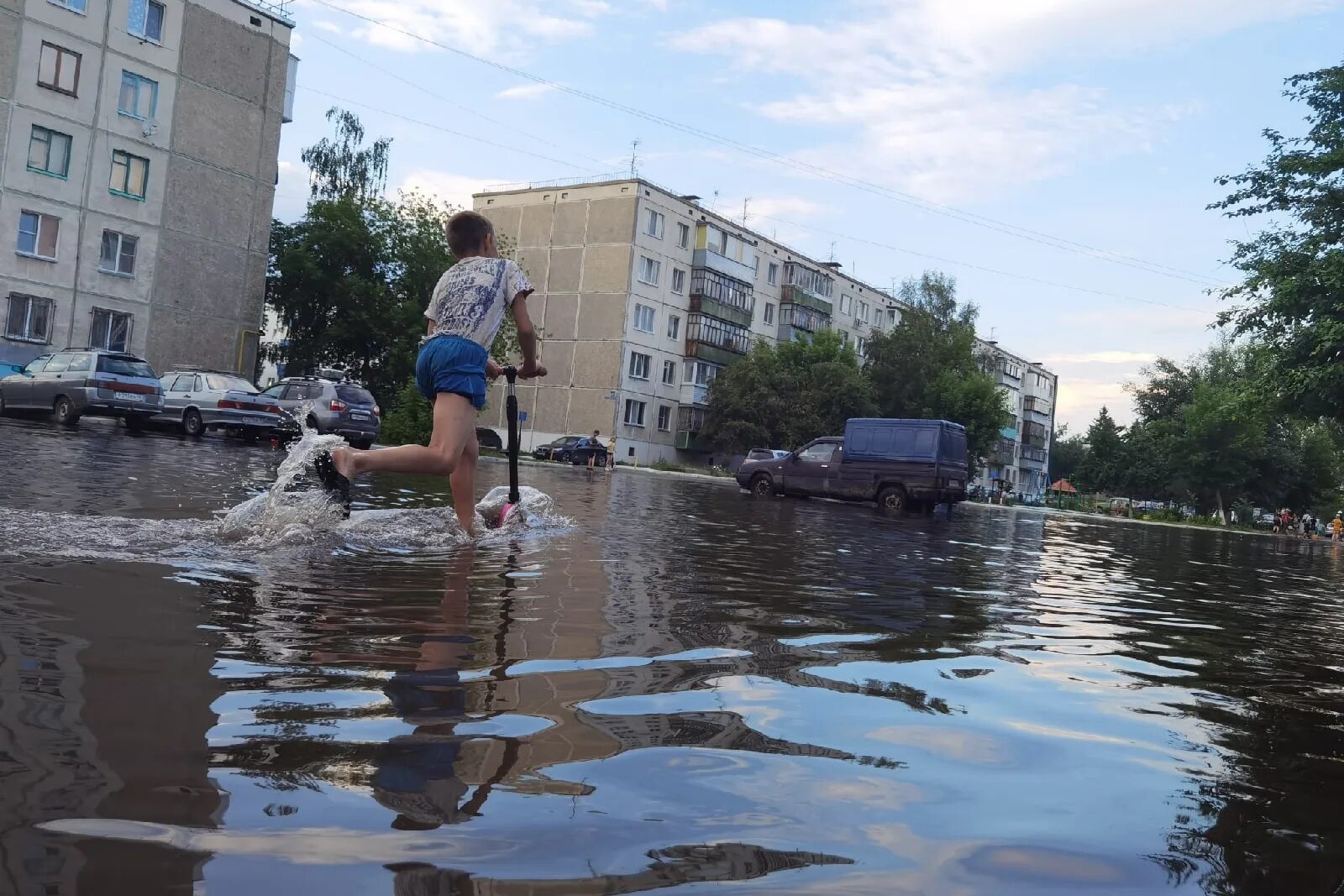 Какие районы затопит в кургане. Потоп. Потоп в городе. Город затопило. Потоп в Кургане.