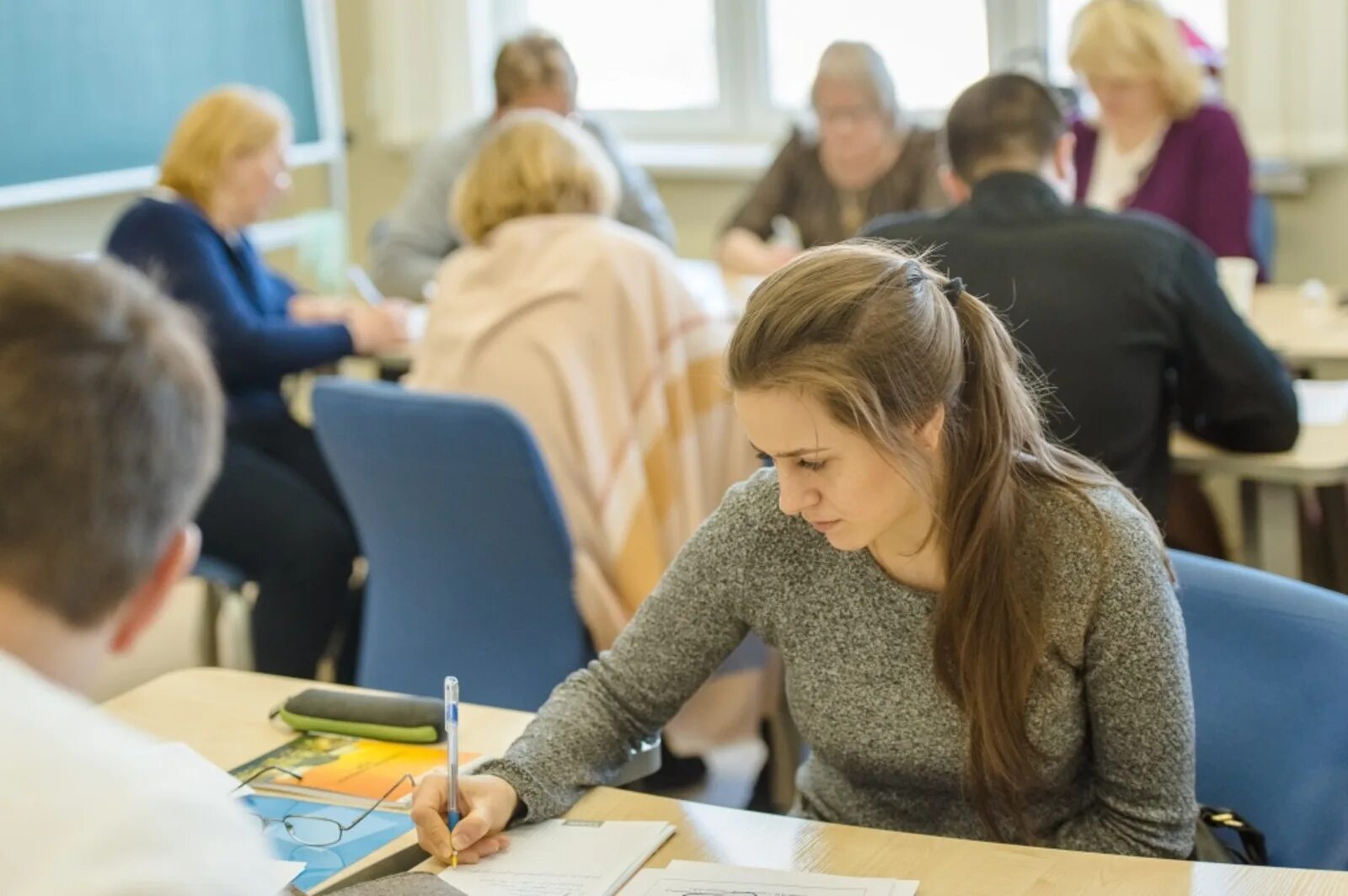 Система подготовки педагогических кадров. Выставка "работы преподавателей " в вузе. Профессиональная подготовка педагога. Преподаватель китайского красногорск. Преподаватель изобразительному искусству вакансии.