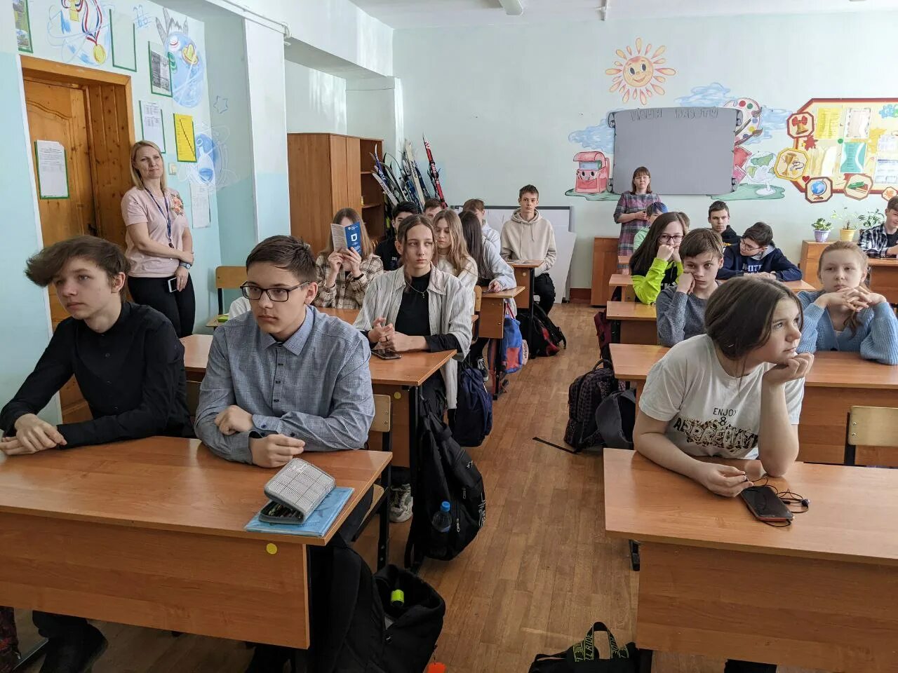 Школа реальной деятельности. Школа реальных дел. Красивая школа фото. Опрос старшеклассников. Школа реальной деятельности.