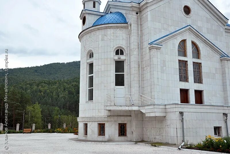 Купить дом сизая. Деревня сизая храм Святой Евдокии. Храм Святой Евдокии Хакасия. Сизая Красноярский край Церковь. Храм в сизой Шушенского района Красноярского края.