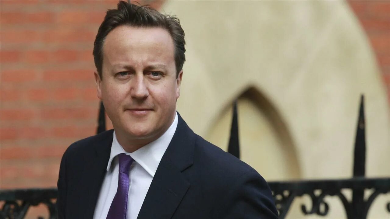 Кэмерон премьер министр. Дэвид Кэмерон премьер-министр Великобритании. Дэвид Кэмерон 2010. Премьер министр Кэмерон. David Cameron Prime Minister.
