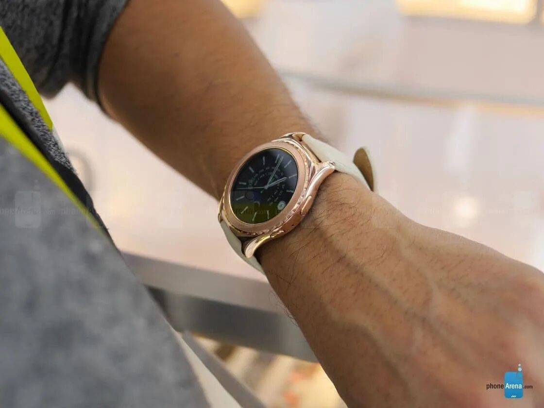 Самсунг часы Геар Gold. Samsung Galaxy watch 4 Classic розовое золото. Samsung watch 3 Classic Gold. Золотые Samsung Gear s. Galaxy watch золото