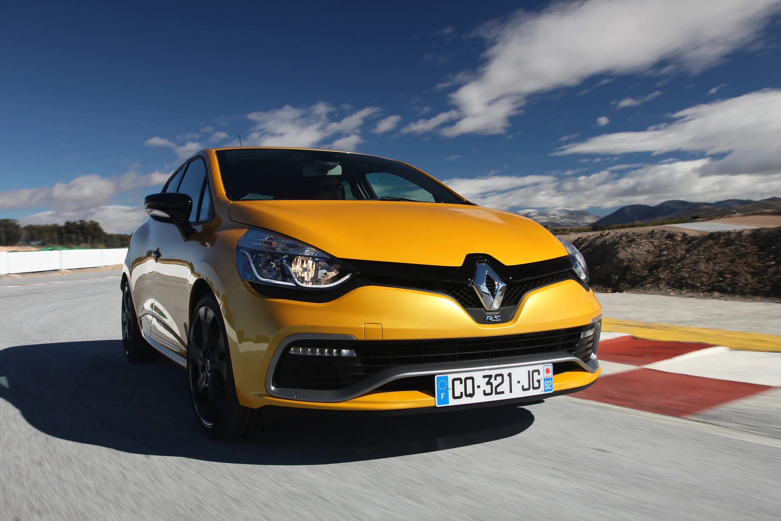 Рено клио рс 2021. Новый рено клио. Renault clio новый. Рено клио 4. Renault clio 4 поколение.