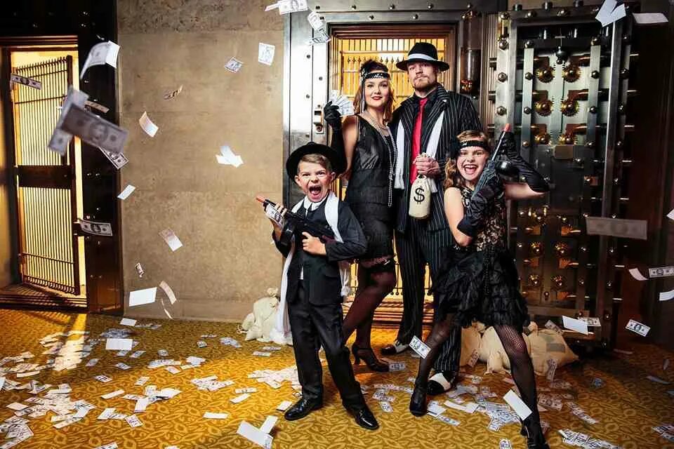 Стиль чикаго 30-х мужчины. Итальянский мафиози. Мафия чикаго гангстеры. Время гангстеров. Мафиози.