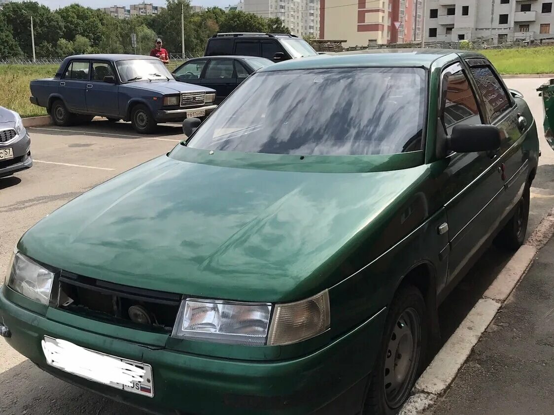 Зеленую десятку. ВАЗ 2110 зеленый матовый. Тёмно зелёный матовый ВАЗ 2110. ВАЗ 2110 ярко зеленый. ВАЗ 2110 темно зеленый 1999.