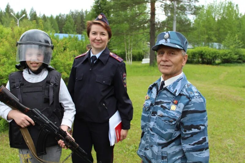 Лагерь Дубинина Североуральск. Сотрудники полиции Североуральска. МВД Североуральск сотрудники. Загородный лагерь Североуральск.