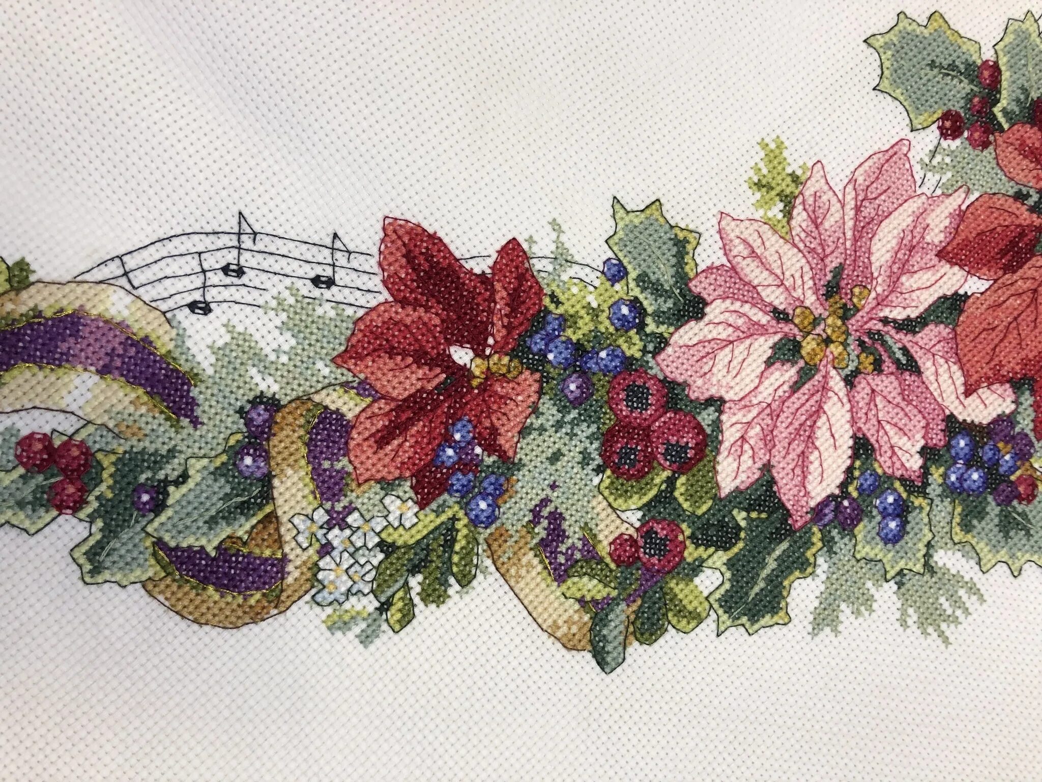 Рождественская гармония фильм 2018 кадры. Рождественская гармония. Harmony's christmas curl. Дименшенс рождественская гармония. Чудо на рождество фильм.