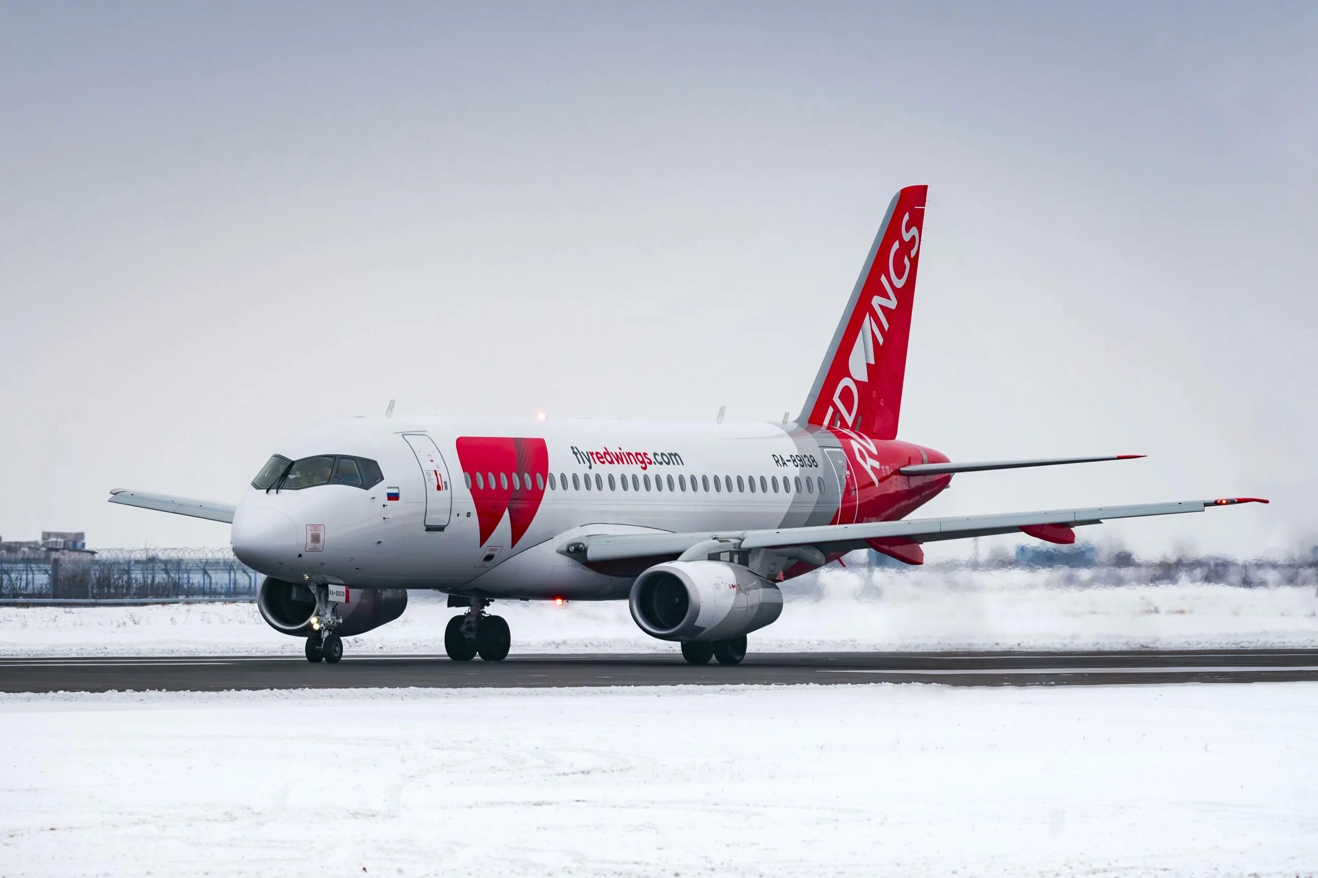 Red sea airlines авиакомпания отзывы. Боинг 737 ред Вингс. Red Wings самолет SSJ. Авиакомпания Рэд Винкс. Ред Вингс 777.