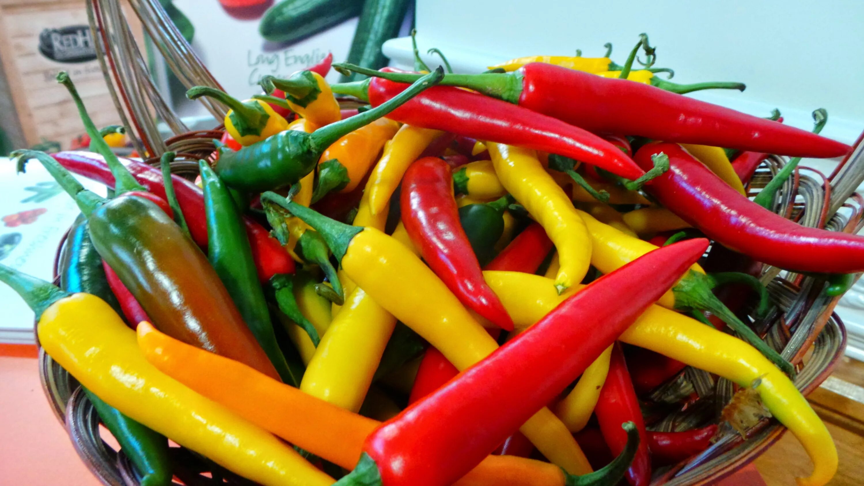 Перец Farmer Market. Перец Чили свежий цвет. Перец Остроконсервный острый. Дунганский перец.