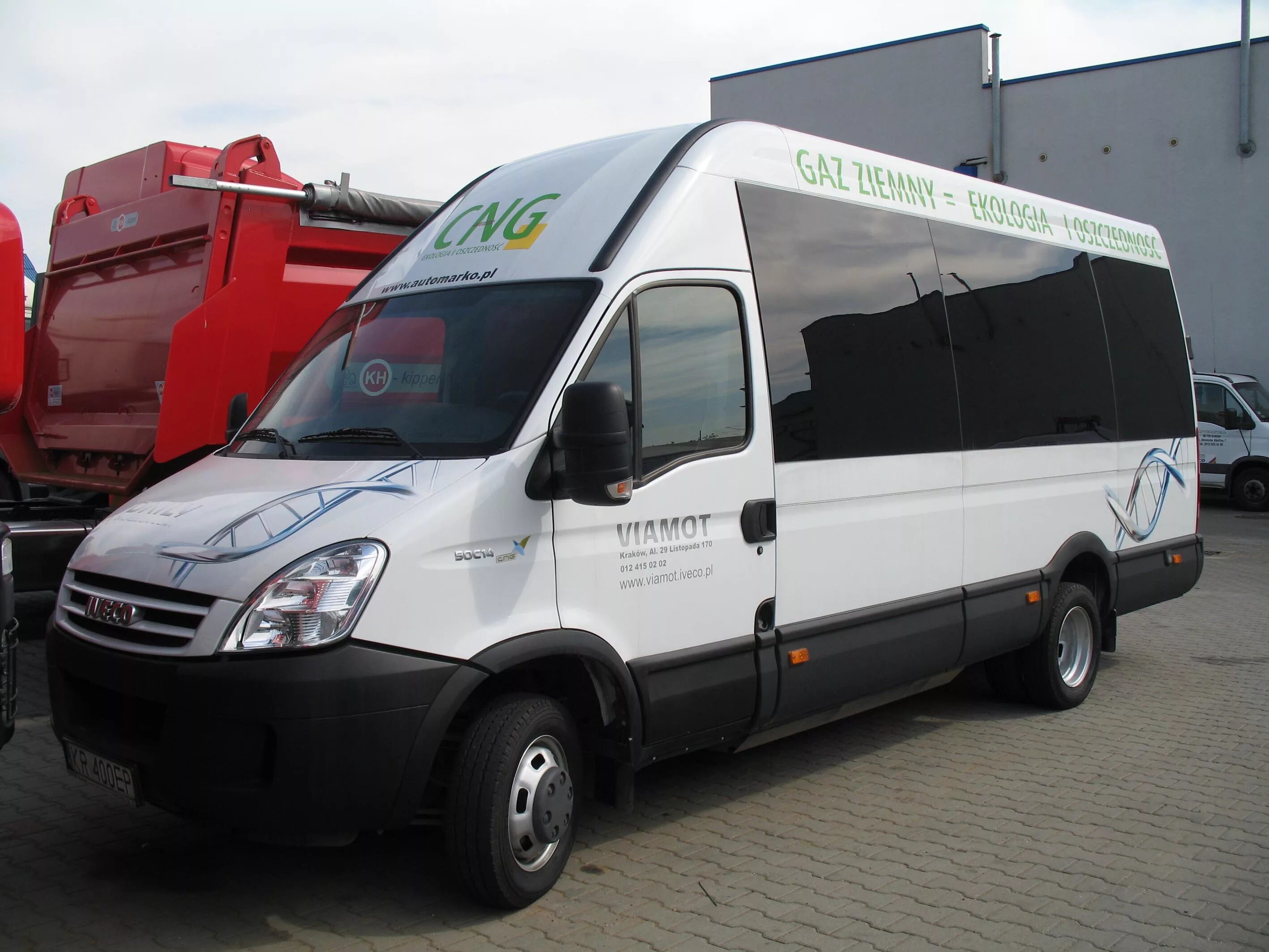 Бус ивеко. Iveco 50c15vh daily. iveco daily cng. iveco daily 50c* автобус. ивеко дейли модельный ряд.