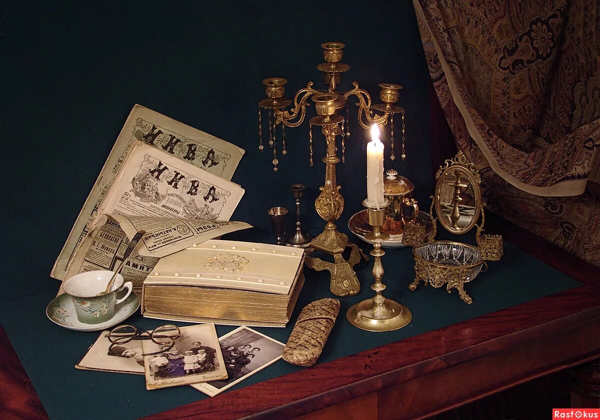 старые вещи. забытые предметы. брутальные предметы. забытая вещь. забытые предметы.