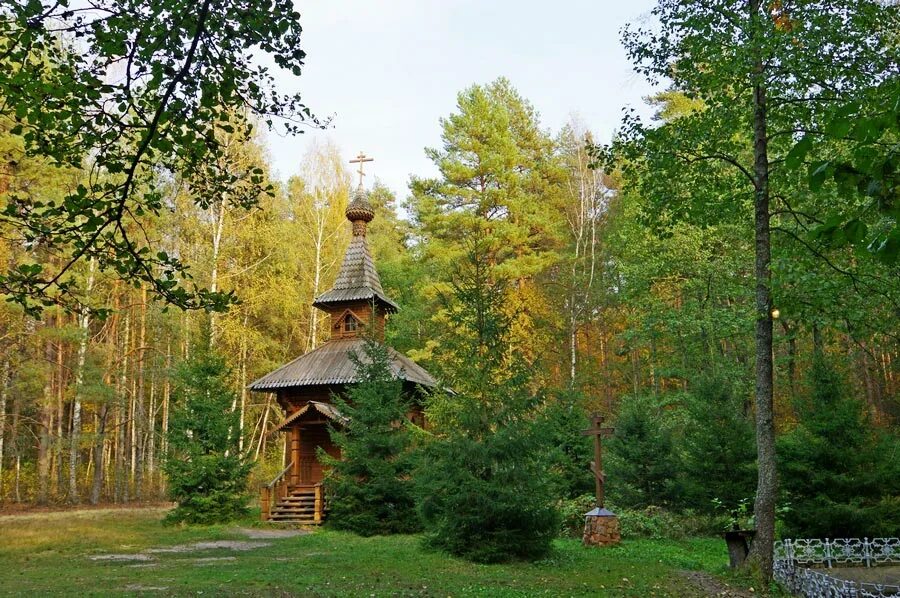 Орловский святой источник. Орловское Полесье часовня. Орловское Полесье Святой источник. Полесье Орел Святой источник. Орловское Полесье купель.