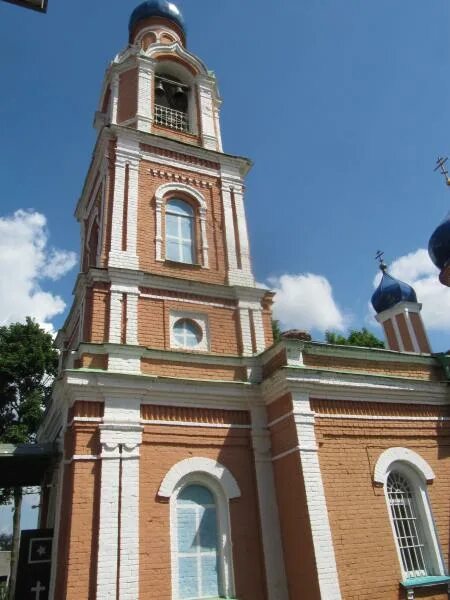Храм белый раст. Белый раст церковь михаила архангела. храм архангела гавриила белый раст. храм белый раст иконы.