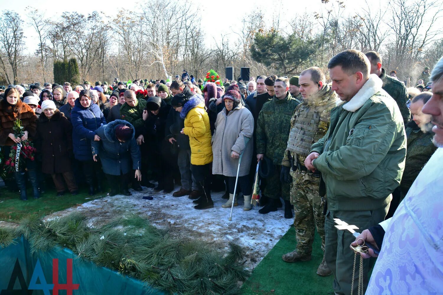 Могилы гиви моторолы захарченко. Могила михаила толстых гиви. Могила моторола гиви и моторола. Гиви. Гиви донбасс.