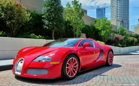 Красная bugatti