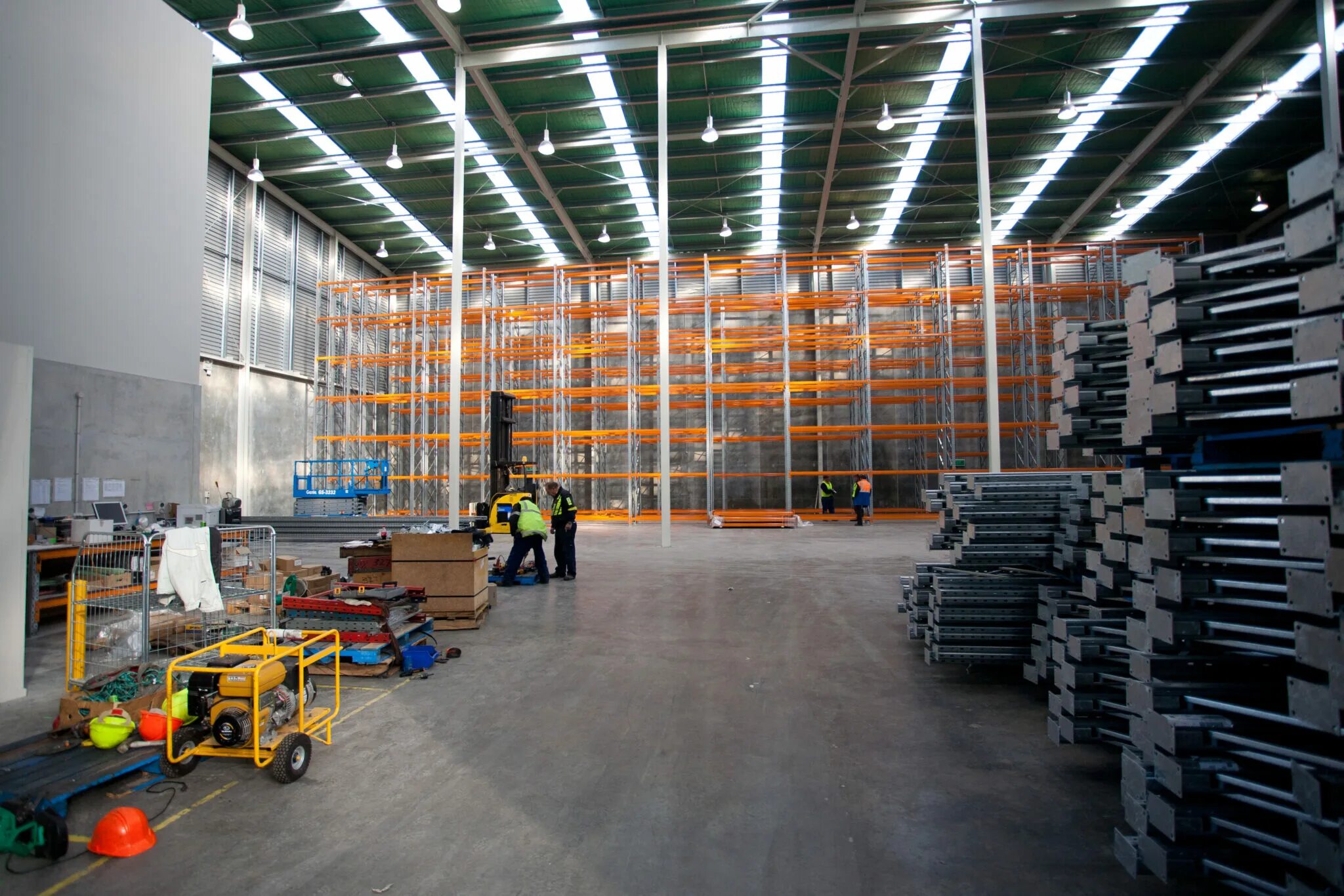 Склад напольных покрытий. Пол на складе. Полимерный пол склад. Пол на складе. Промышленные полы склад.