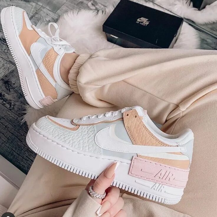 Nike Air Force 1 бежевые. Nike Air Force 1 07 бежевые. Nike Air Force 1 бежевые женские. Nike Air Force 1 бело бежевые. Найк аир бежевые