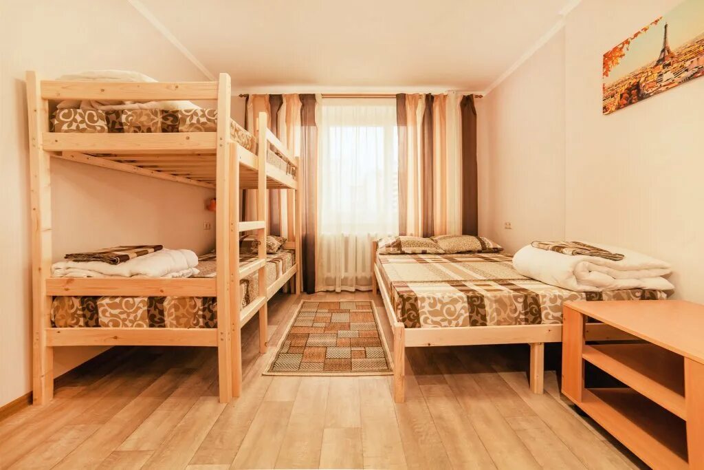 Гостиница хостел тюмень. Хостел кристалл на английском языке. Хостел кристалл москва. Гостиница кристалл тюмень. Ливадия москва хостел.