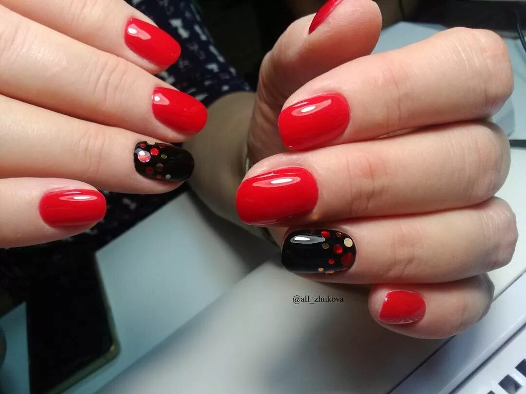Маникюр на короткие ногти чёрные с крассным. Маникюр на короткие ногти чёрные с крассным. Маникюр на короткие ногти чёрные с крассным. Ногти красные с черным. Маникюр красный с черным.