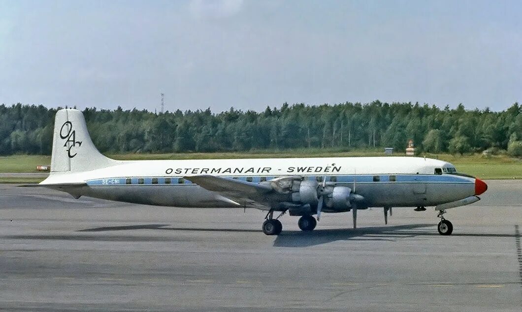 Dc 7.4. DC-7 самолет. Дуглас DC 7f. DC-7. Douglas DC-2 KLM.