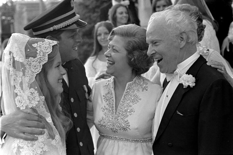 Развод исторические фото. America's 40-th Wedding. Первое замужество