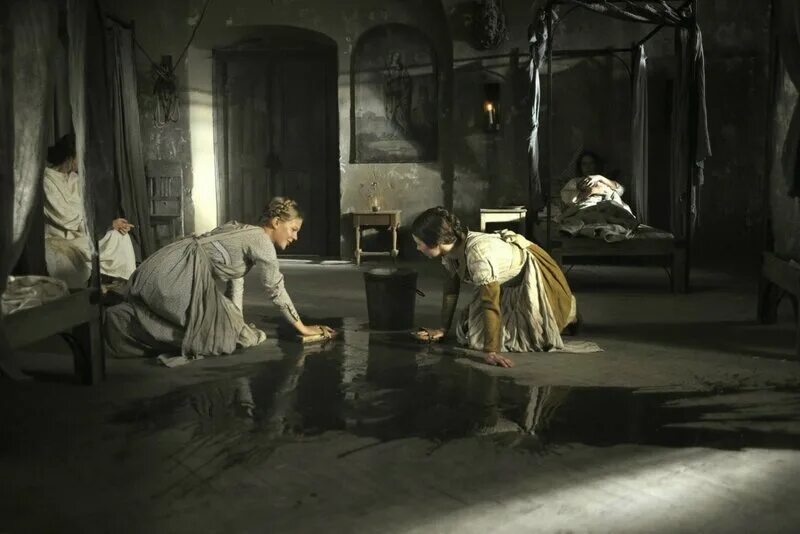 Древние женские профессии. Женщина прядет пряжу. Прачка старина. Госпожа и пес. Гончарная мастерская древней руси.