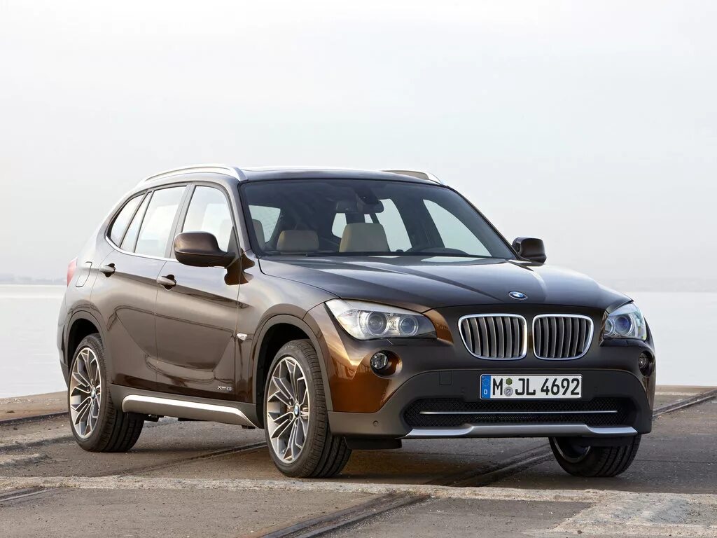 11 x 1 18. BMW x1 2012. БМВ x1 2012. БМВ x1 2008. BMW x1 e84 2011.