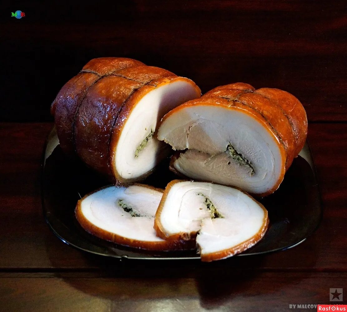 сало рулет в луковой шелухе. рулет из шкурки в луковой шелухе. рулет из шкурки в луковой шелухе. рулет из сала. рулет из сала свинины.