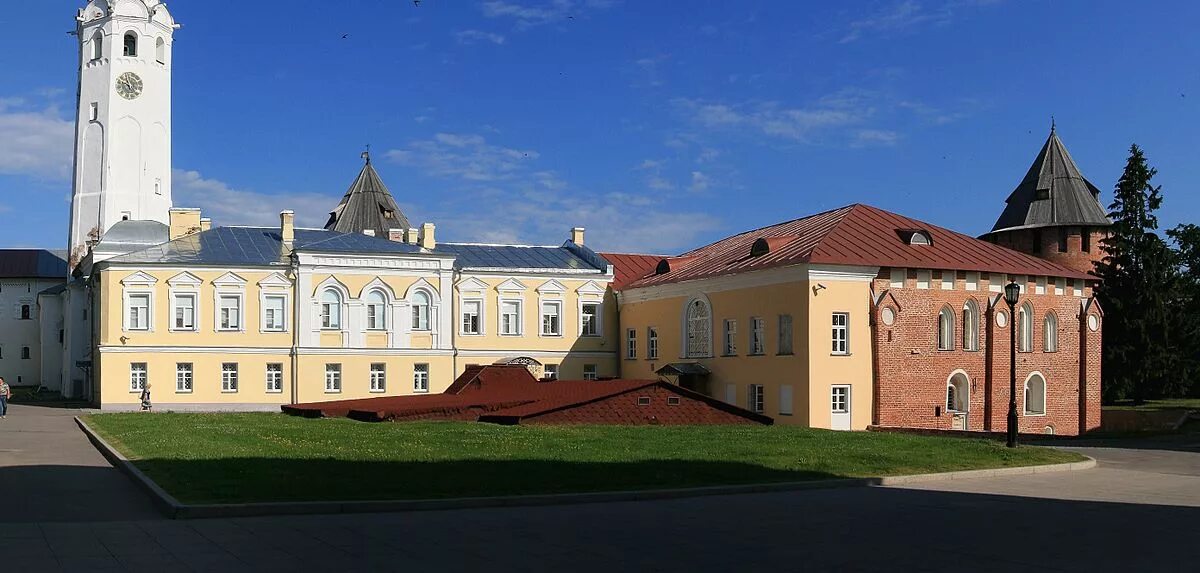 Грановитая палата великий новгород. Ярославово дворище великий новгород 19 век. Владычный двор новгородского кремля. Ярославово дворище великий новгород 19 век. Грановитая палата великий новгород.