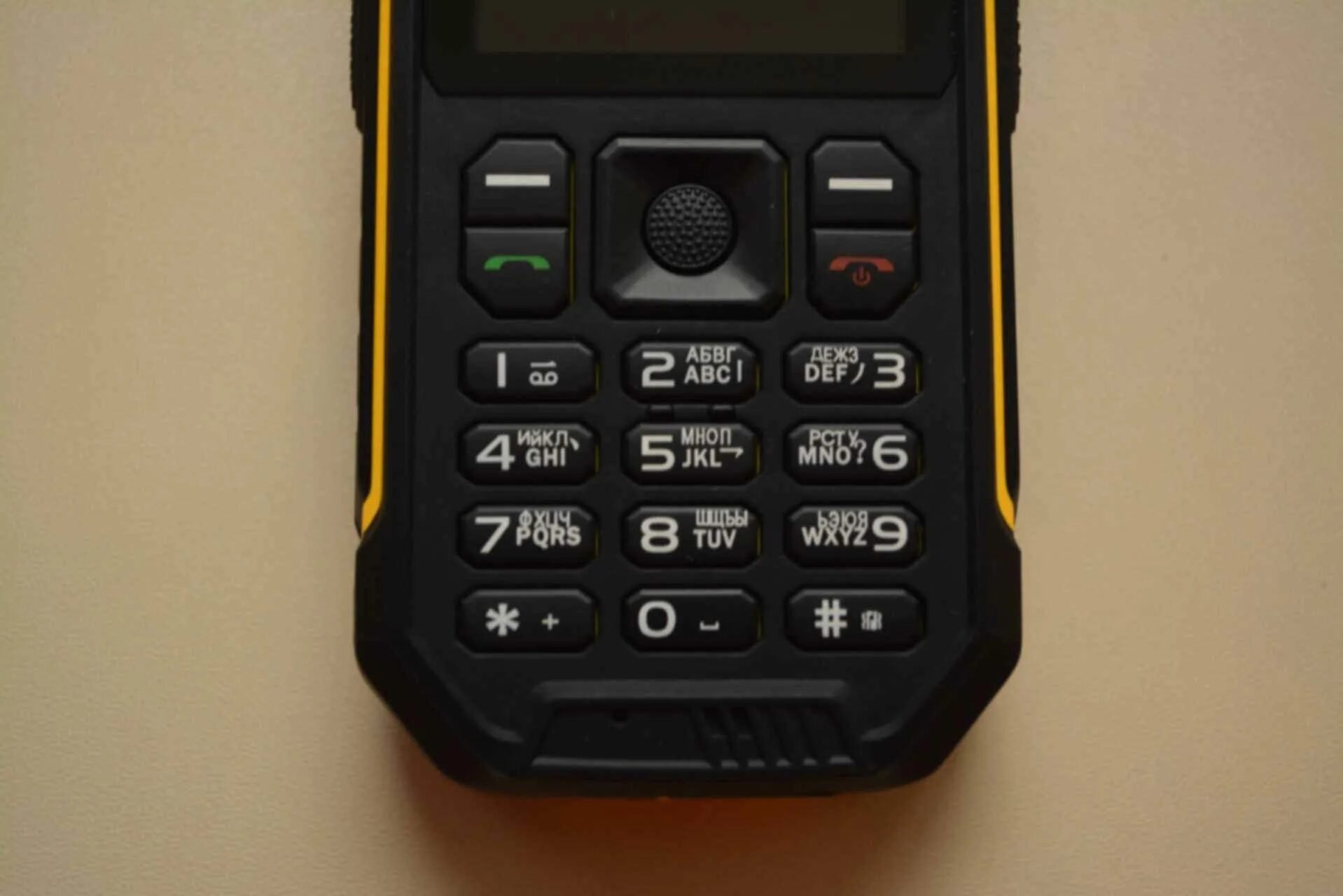 телефон ленд ровер кнопочный. ленд ровер кнопочный. телефон land rover a6. кнопочный телефон ленд ровер с мощным аккумулятором. кнопочный смартфон противоударный ленд ровер.