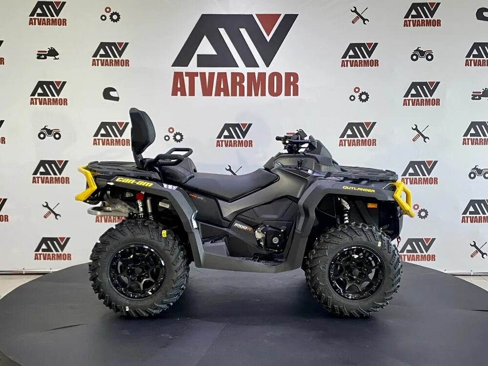 Квадроцикл brp xt. Can-am outlander max xt-p 1000r. квадроцикл can-am outlander max 850 xt-p 2024. новый brp outlander 2023. брп 1000.