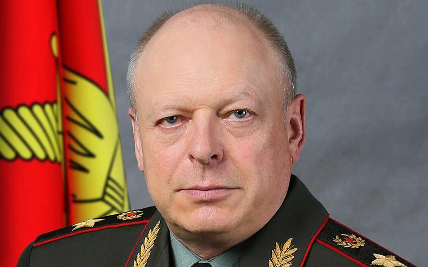 Армейский генерал
