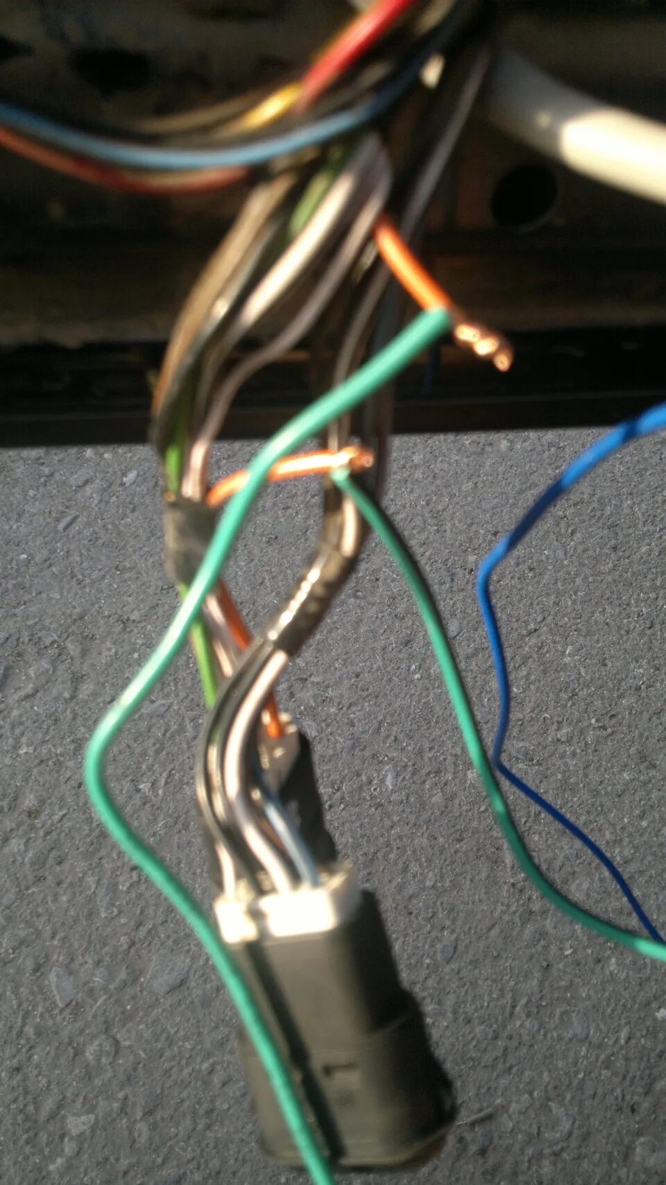 Доводчики стекол ваз. Доводчик стекол на ваз 2112. Доводчик стекол ваз 2110. Блок доводчика стекол ваз 2112. Доводчики стекол ваз.