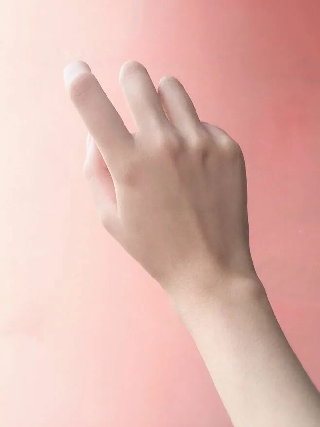 Ладонь человека. Арахнодактилия марфан. Thin hand. Тонкие руки. Рука человека.