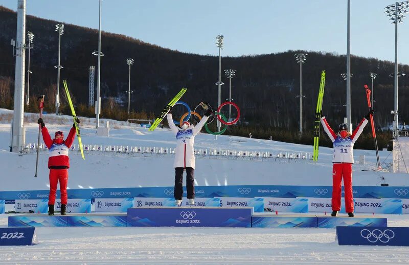 Сочи олимпиада награждение лыжников. Ореол олимпийским пьедесталом. Олимпийские игры в россии. Пудин владислав павлович. Пьедестал олимпийских игр лыжник.