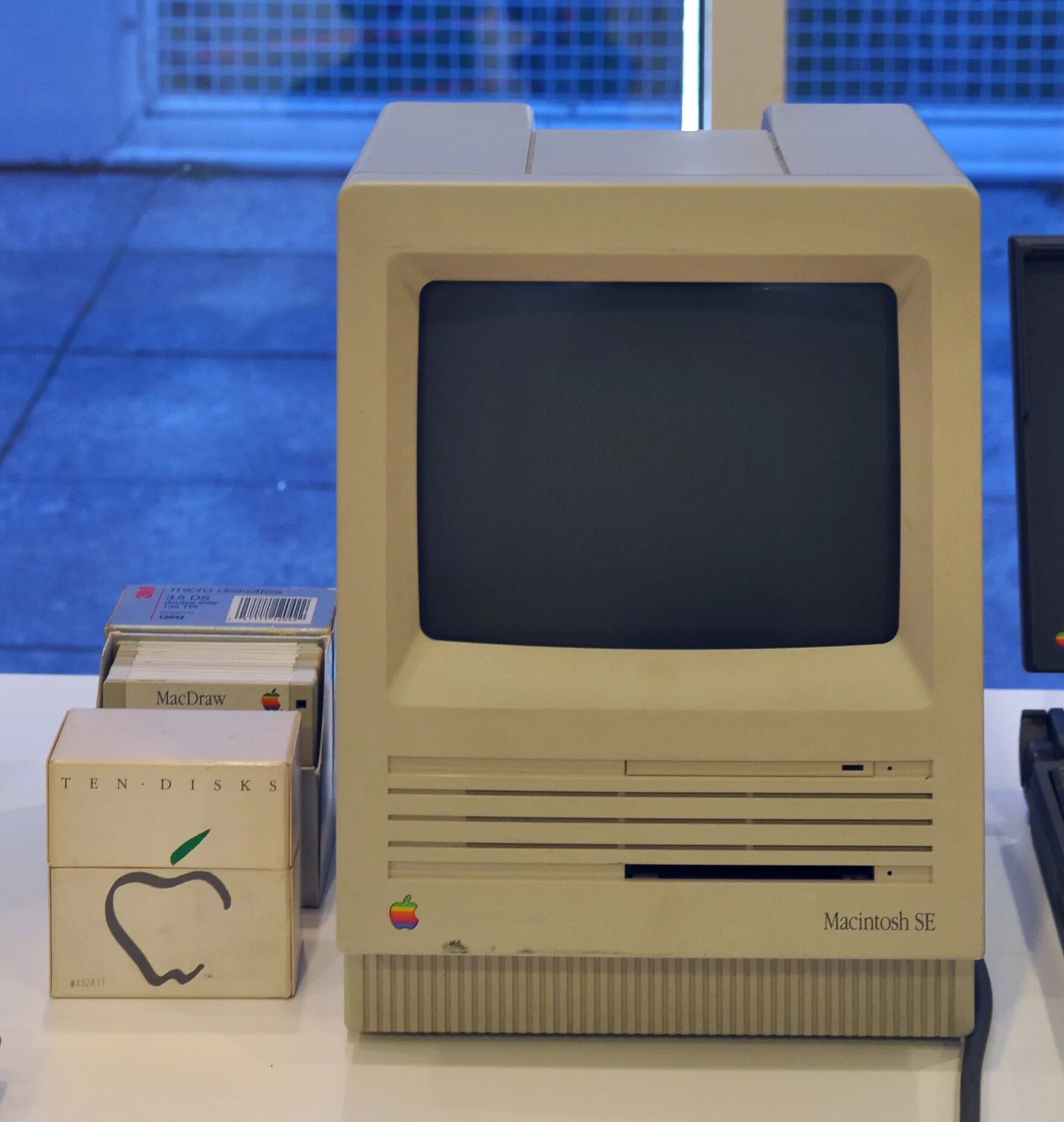 Макинтош эпл. Apple macintosh 1984. компьютер apple macintosh (1984). макинтош 1995. эппл макинтош 1984.
