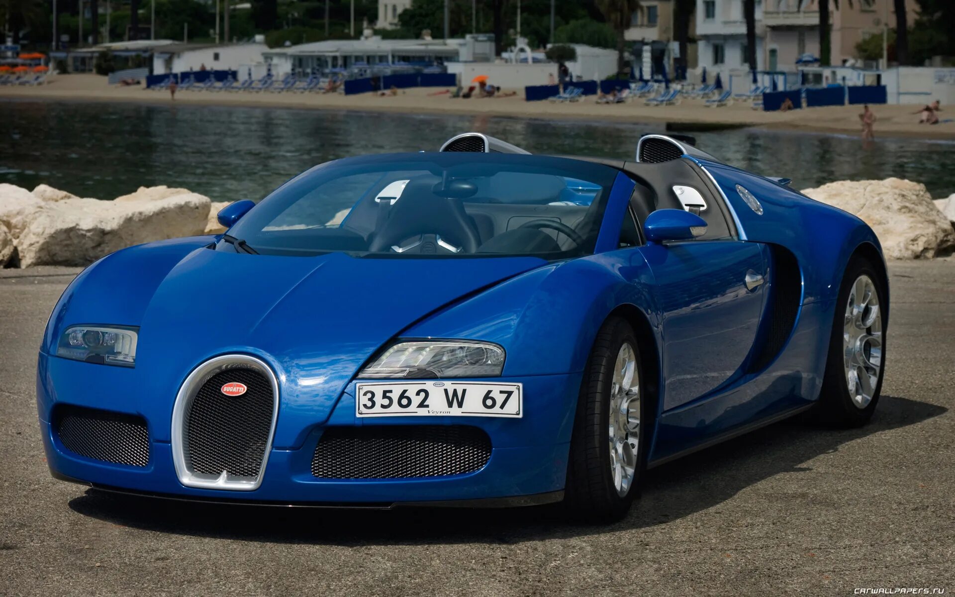 Bugatti в россии. Бугатти 2005. Bugatti Veyron 16.4 Grand Sport 2009. Бугатти Вейрон 2005. Bugatti Veyron 16.4.