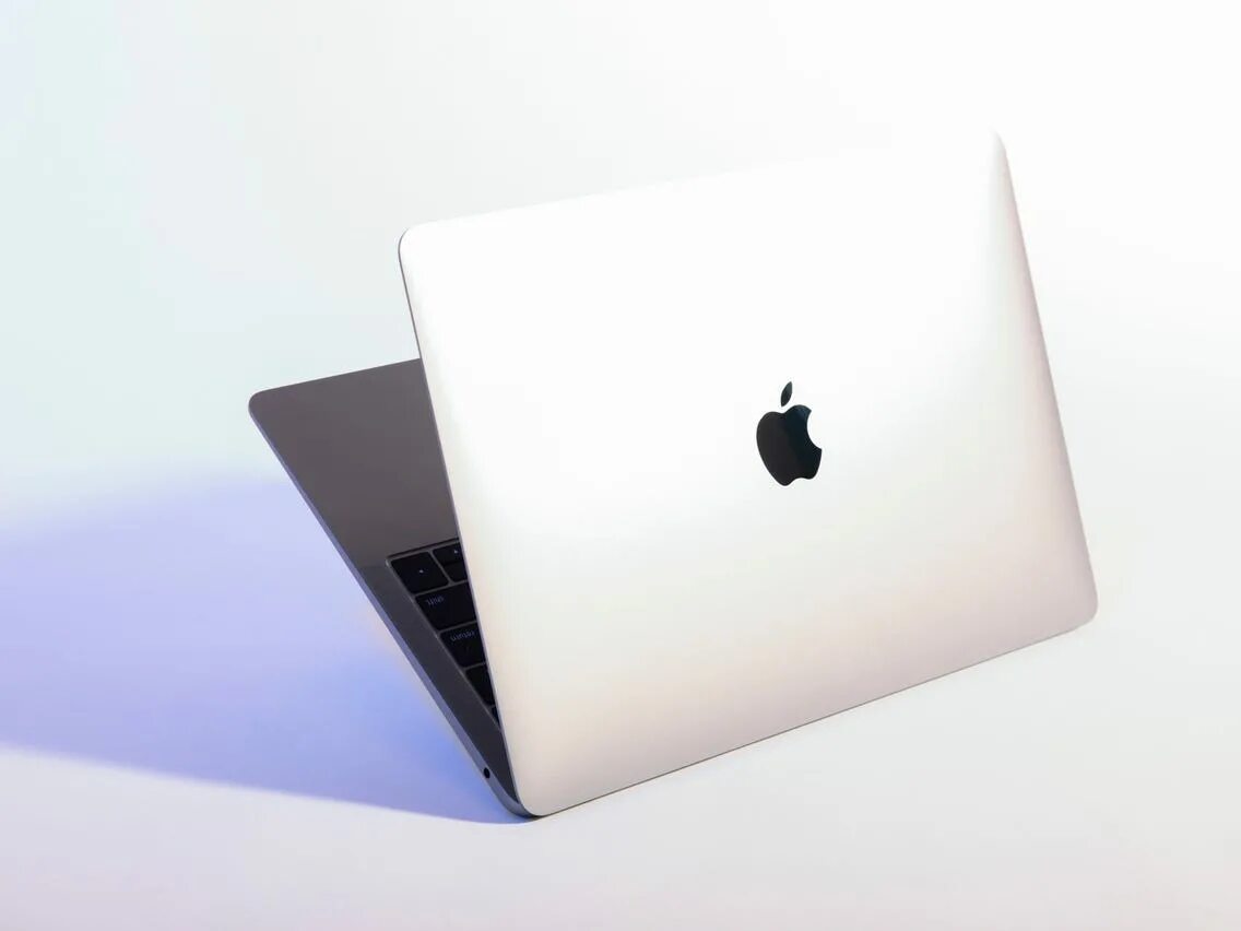 Макбук форум. Apple macbook air m2. макбук эйр м1 2025. macbook air 2025 черный. макбук 2025 белый.