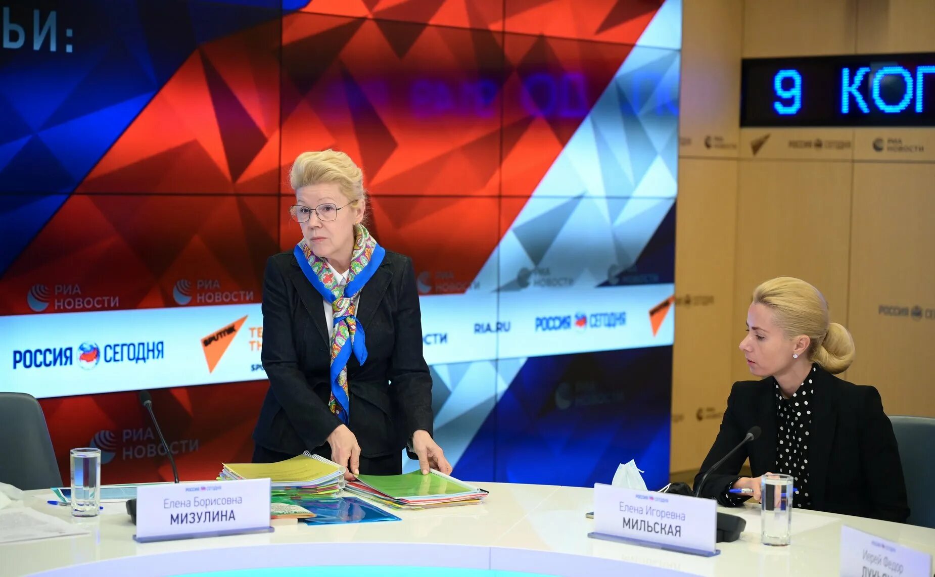 инициативы сенаторов. вместе рф. елена борисовна мизулина. б. мизулина елена.