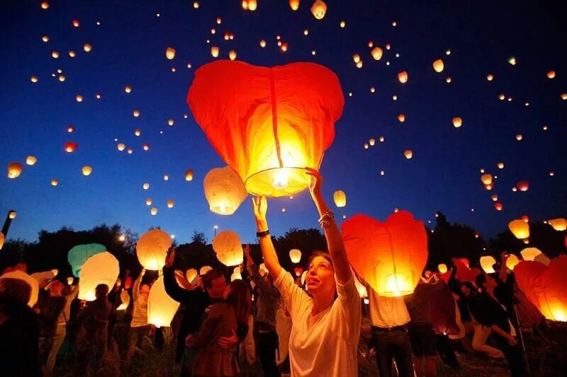 Китайские воздушные фонарики. Китайский фонарик воздушный шар. Небесный фонарик tkl009. Небесные фонарики. Китайские воздушные фонарики.