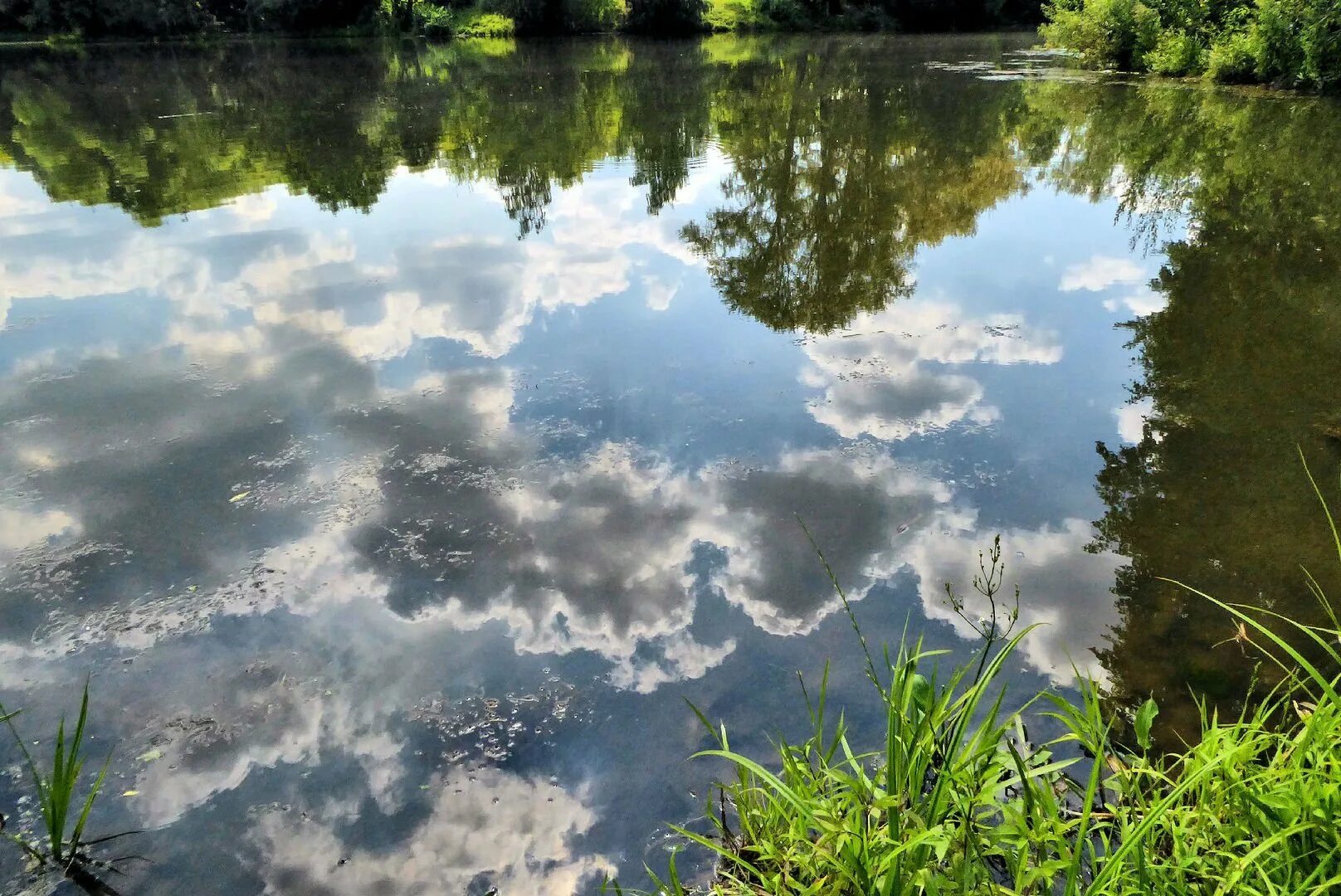 Реки сини. Вода картинки. Экология в водоемах красивые фото. Картинка речки, озера, воды для детей. Водной.